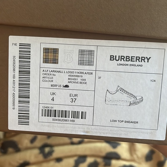 Burberry Canvas Shoes only wore once too big more like 7 - Picture 6 of 6